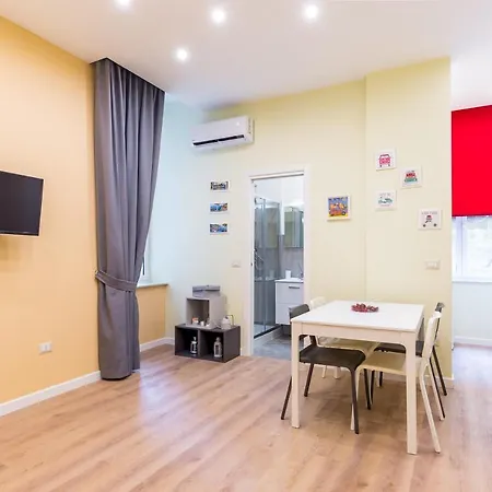 Appartamento San Marcellino Cool And By Napoliapartments Napoli