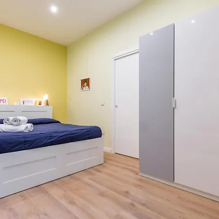 Appartamento San Marcellino Cool And By Napoliapartments Napoli